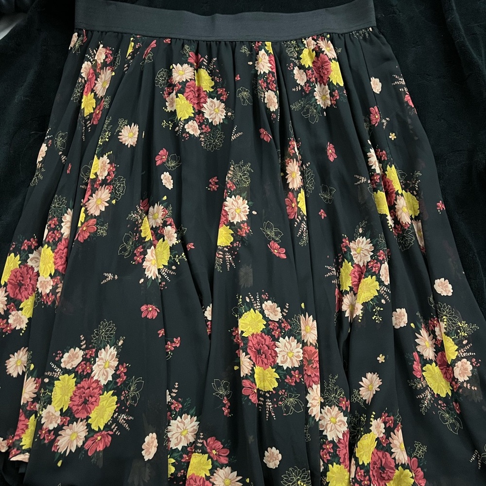 Torrid plus size floral skirt.